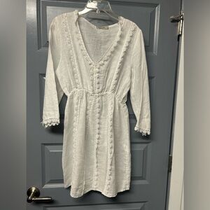 Valentina Naldi white linen and lace v-neck long sleeve dress. Size Large EUC